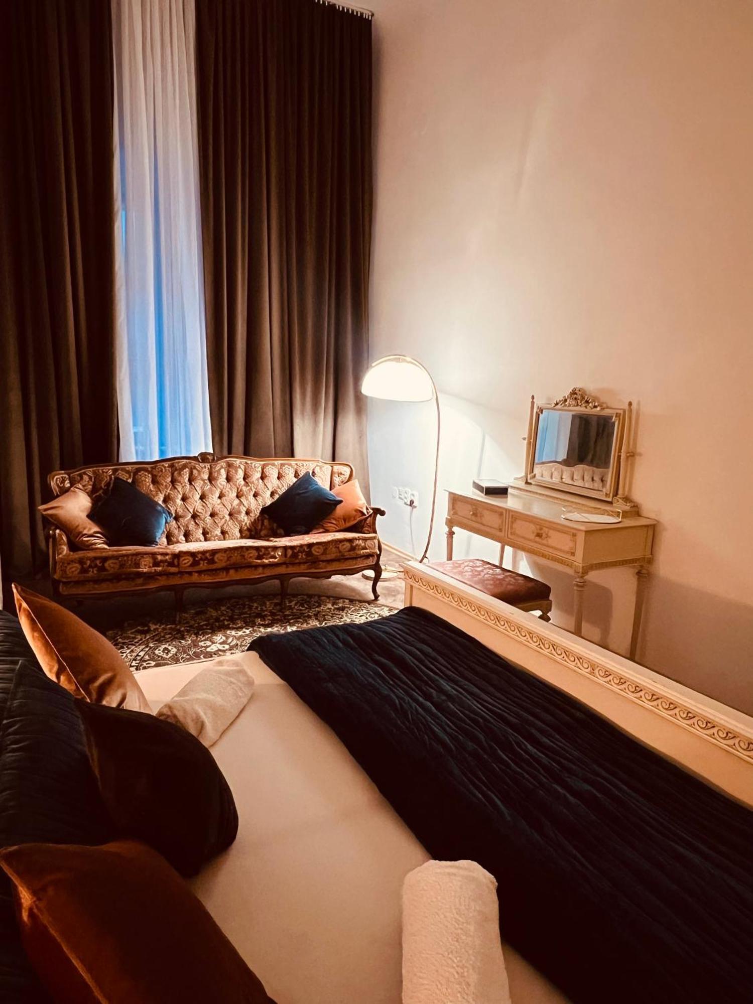 Апартаменты Csaky Palace Bratislava 1 Экстерьер фото