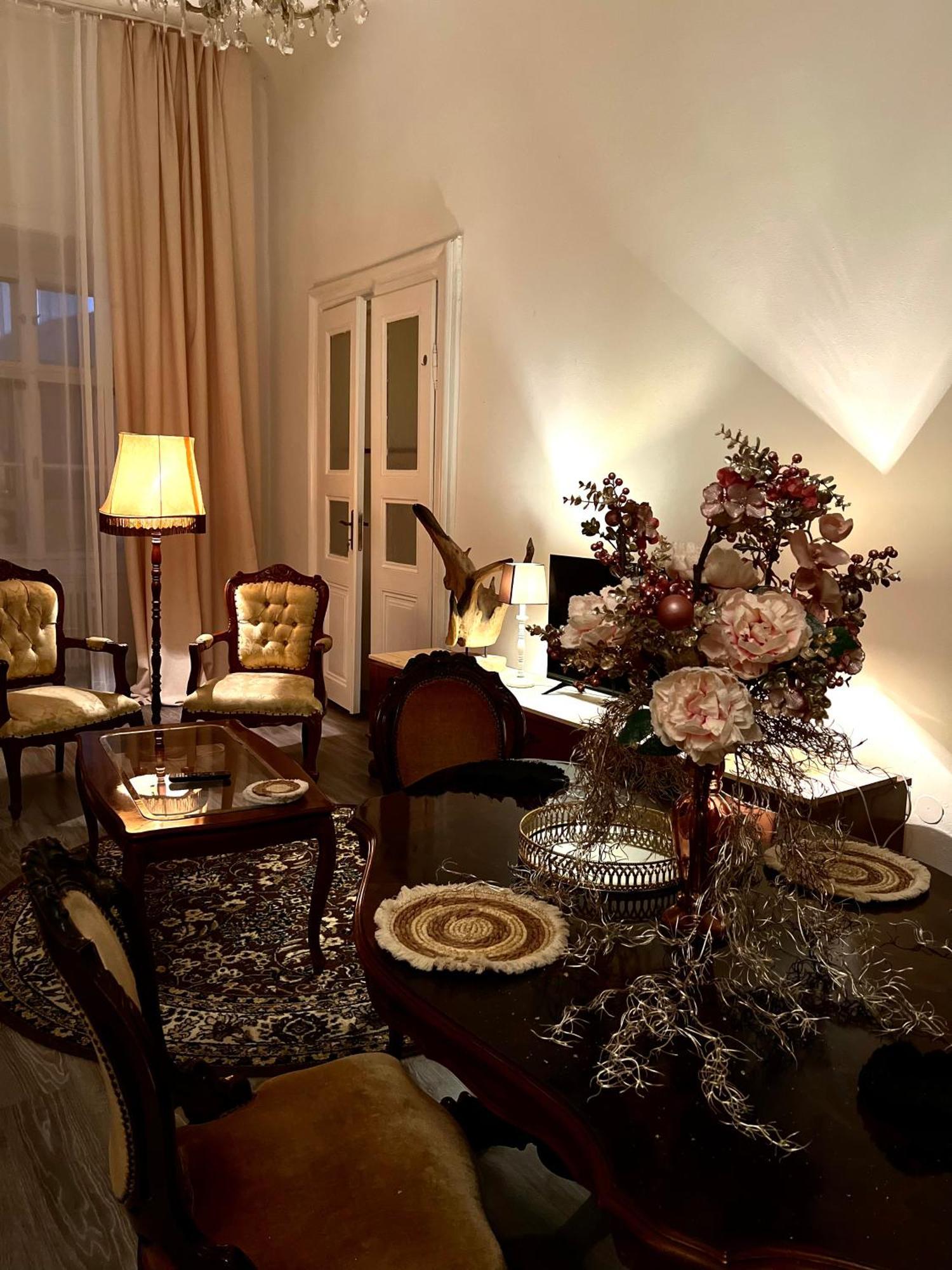 Апартаменты Csaky Palace Bratislava 1 Экстерьер фото
