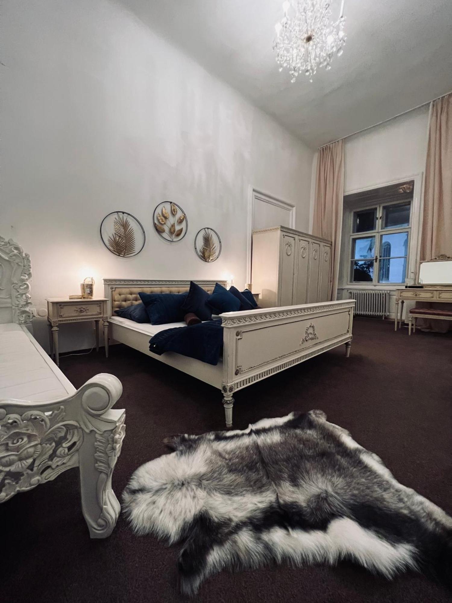 Апартаменты Csaky Palace Bratislava 1 Экстерьер фото